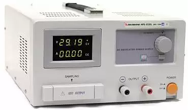 APS-3320L - Источник питания с дистанционным управлением и опцией внешней синхронизации (S)